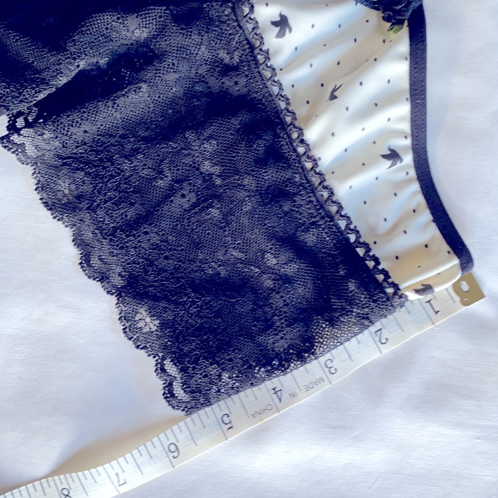 NWT Brazilian Style Women’s Sexy 🔥🔥 Cheeky Panty Lace Lycra Black M - Picture 5 of 8
